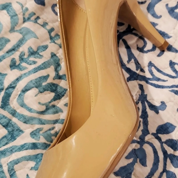 Heels - Picture 4 of 6
